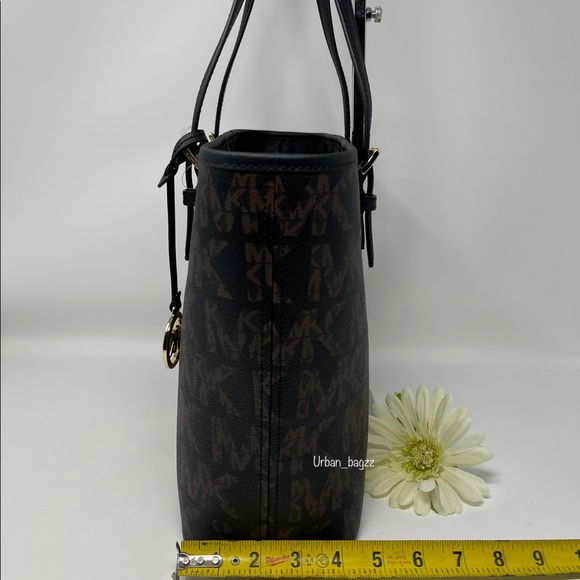 Michael Kors JST Medium Carryall Tote - Picture 2 of 7